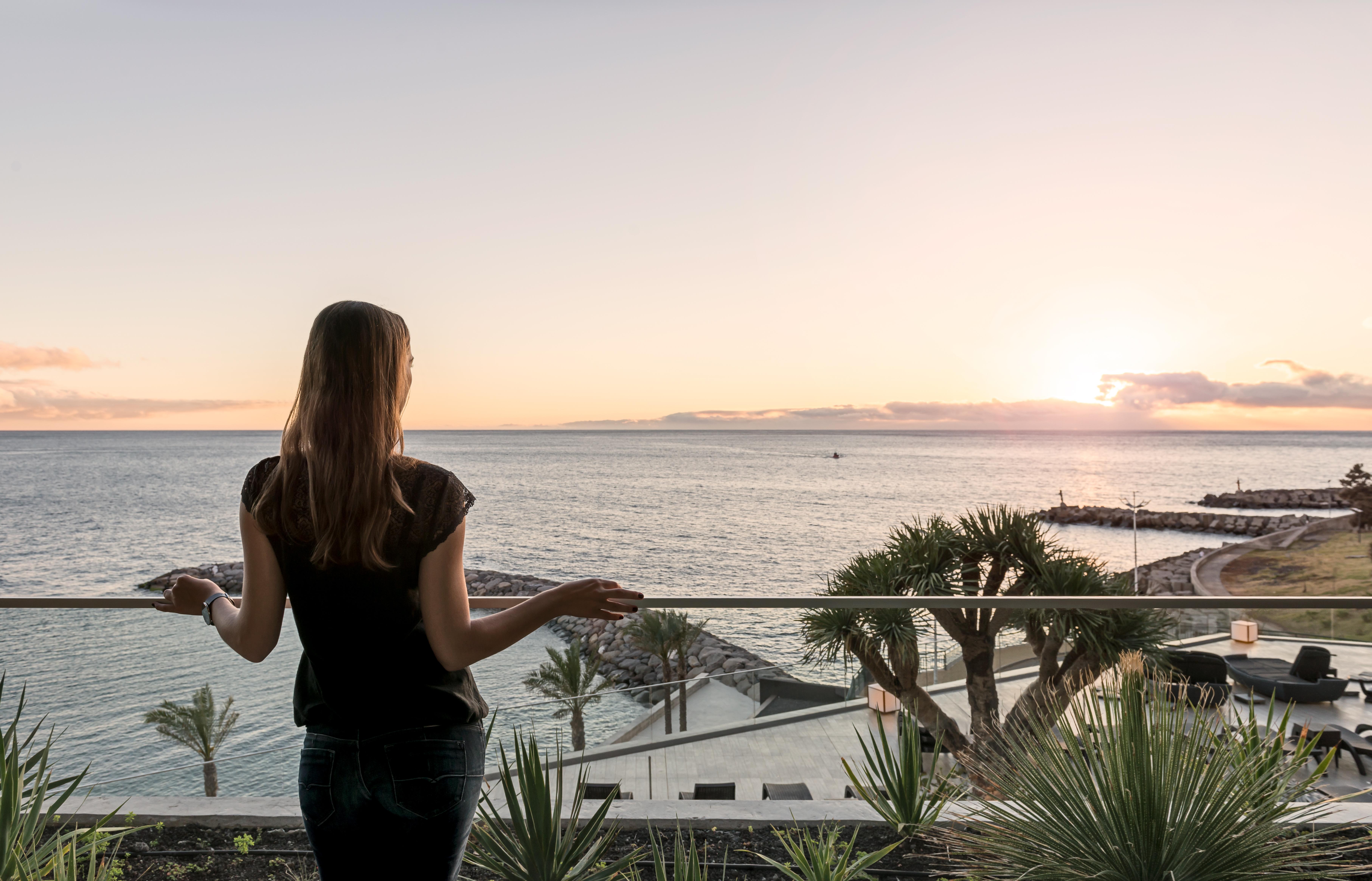Saccharum - Resort And Spa - Savoy Signature Calheta  Luaran gambar Sunset at the Bay of Naples