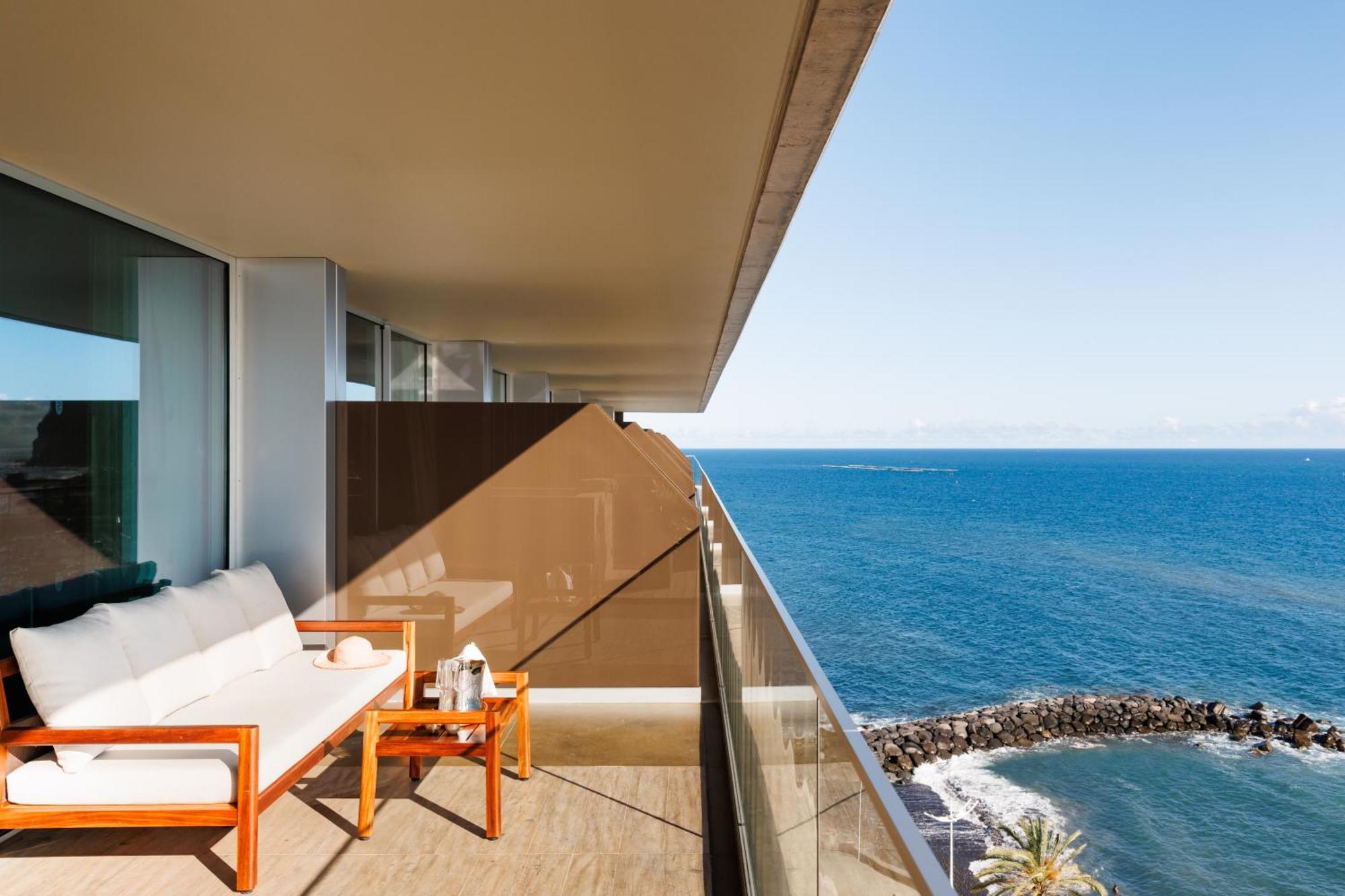 Saccharum - Resort And Spa - Savoy Signature Calheta  Luaran gambar The view from a suite at the InterContinental San Sebastián