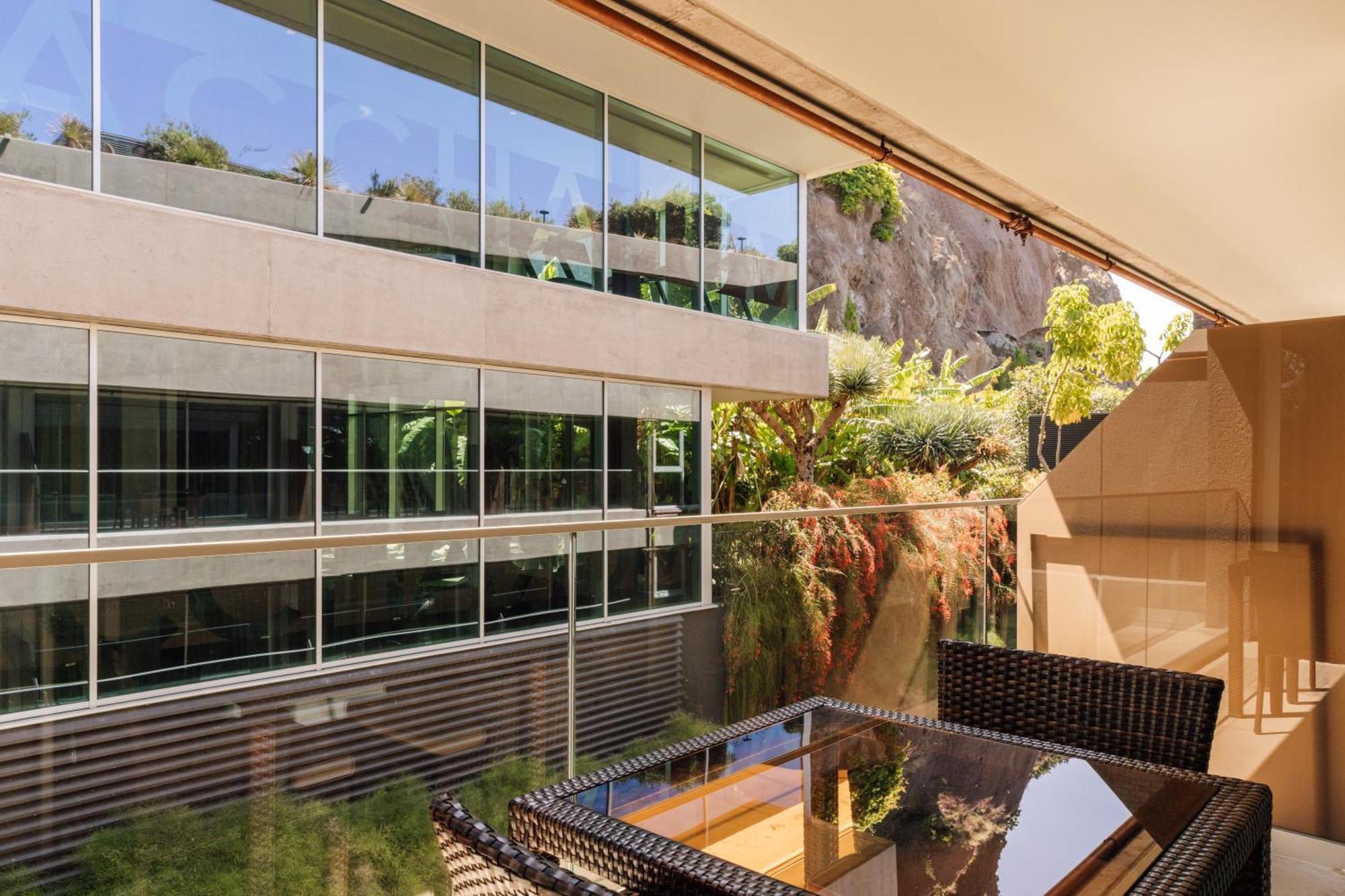 Saccharum - Resort And Spa - Savoy Signature Calheta  Luaran gambar The interior of the hotel