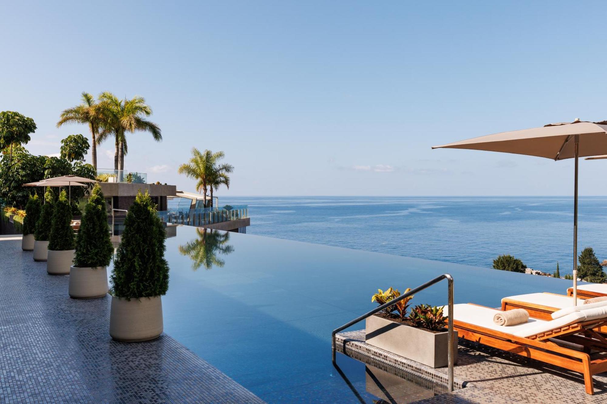 Saccharum - Resort And Spa - Savoy Signature Calheta  Luaran gambar Infinity pool at the hotel