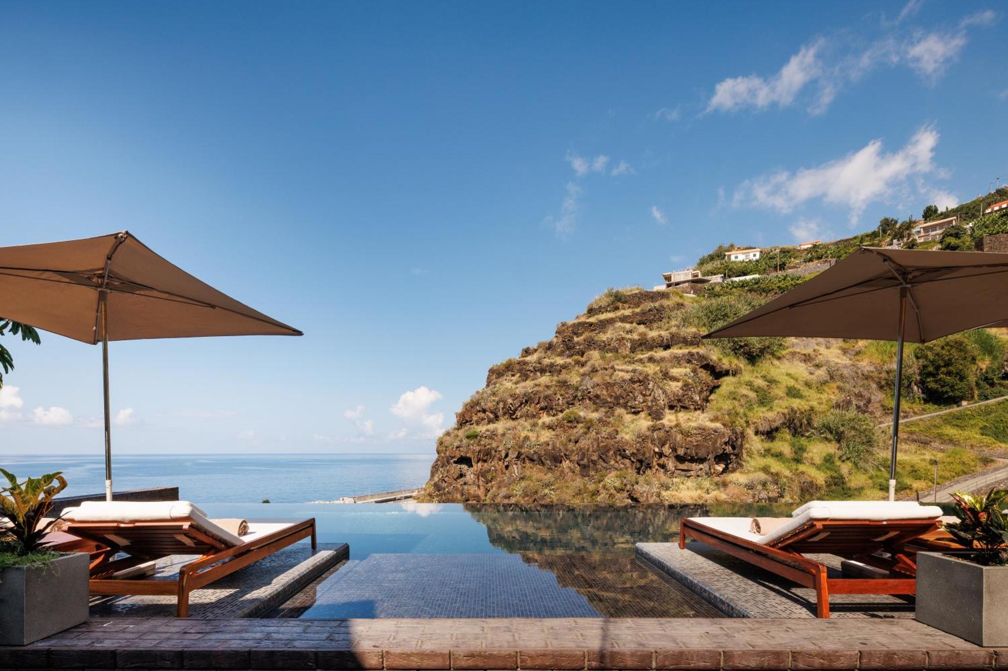Saccharum - Resort And Spa - Savoy Signature Calheta  Luaran gambar The pool at the Cape Tribulation Lodge