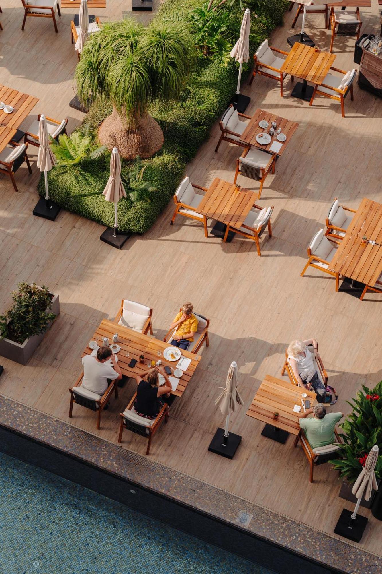 Saccharum - Resort And Spa - Savoy Signature Calheta  Luaran gambar The terrace of the restaurant